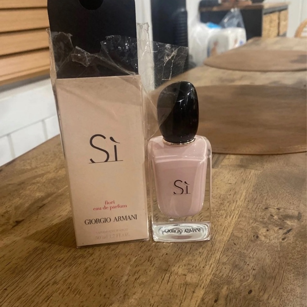 Armani si fiori